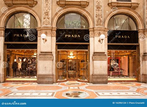 outlet prada in italia